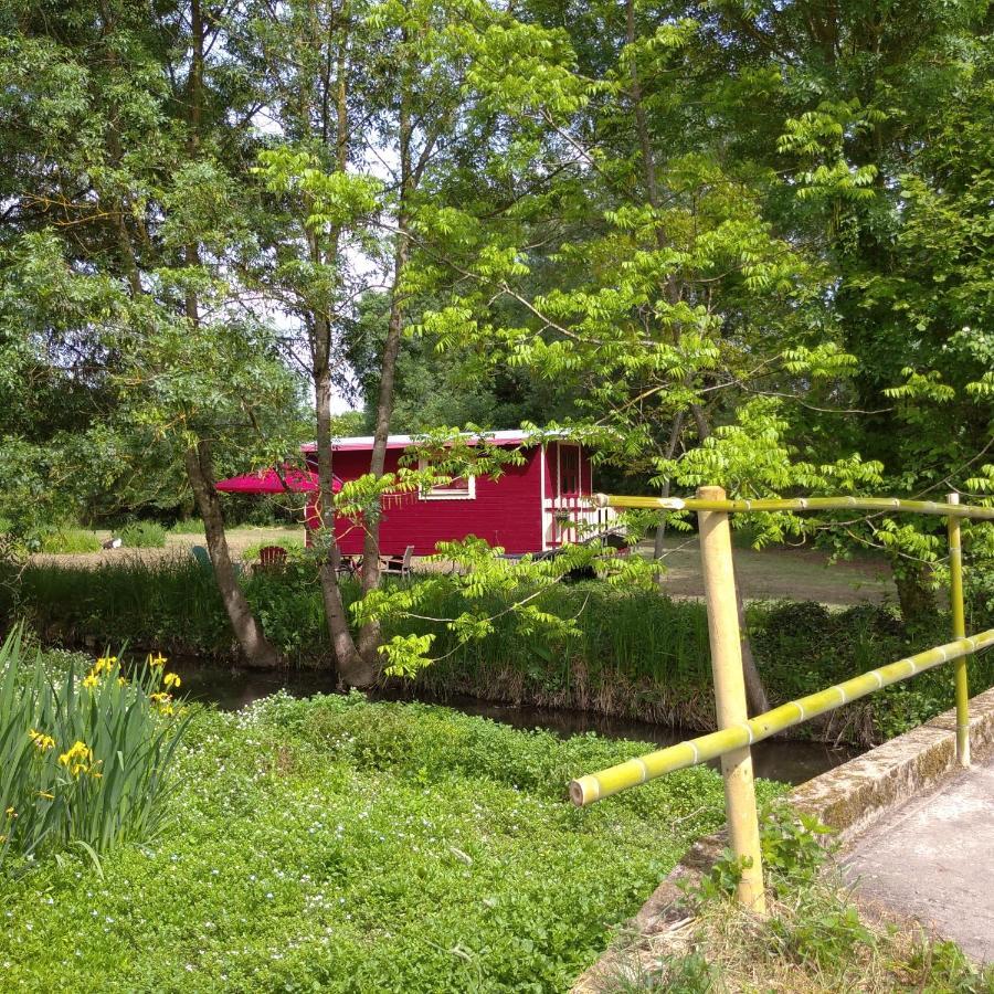 La Roulotte Du Moulin De Palet Bauge-en-Anjou Exterior foto